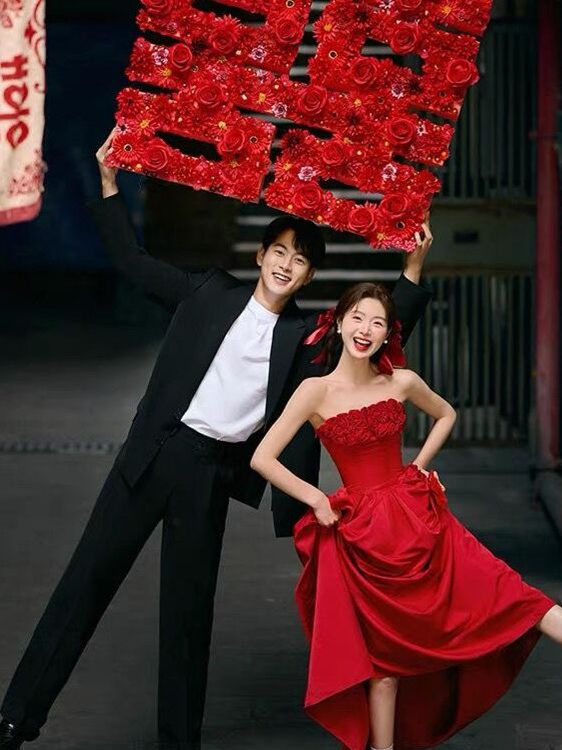 2025 New Red Strapless Floral  - đánh giá và giá Photography Outfits